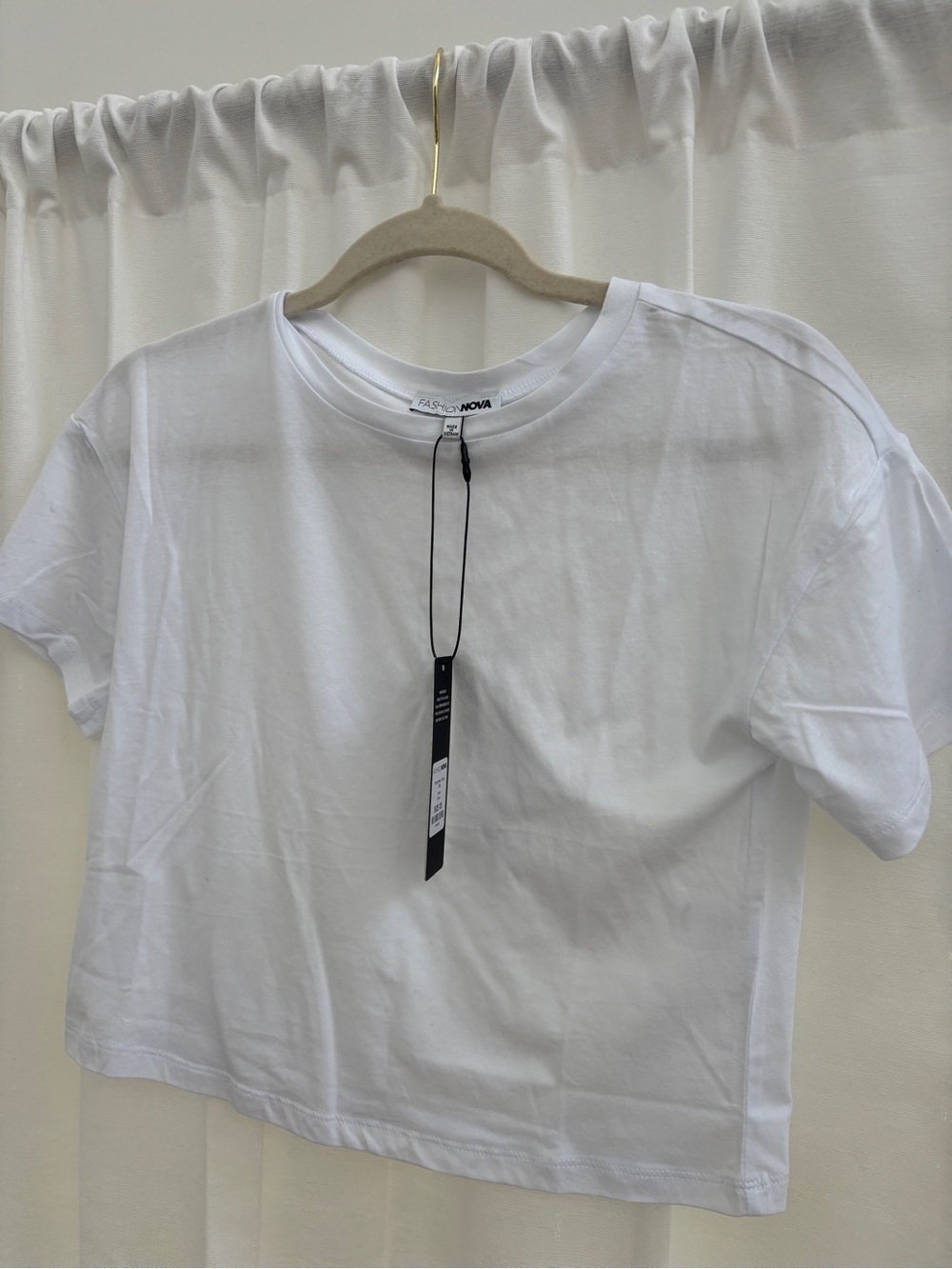 Fashion Nova White Cropped Short Sleeve Tee